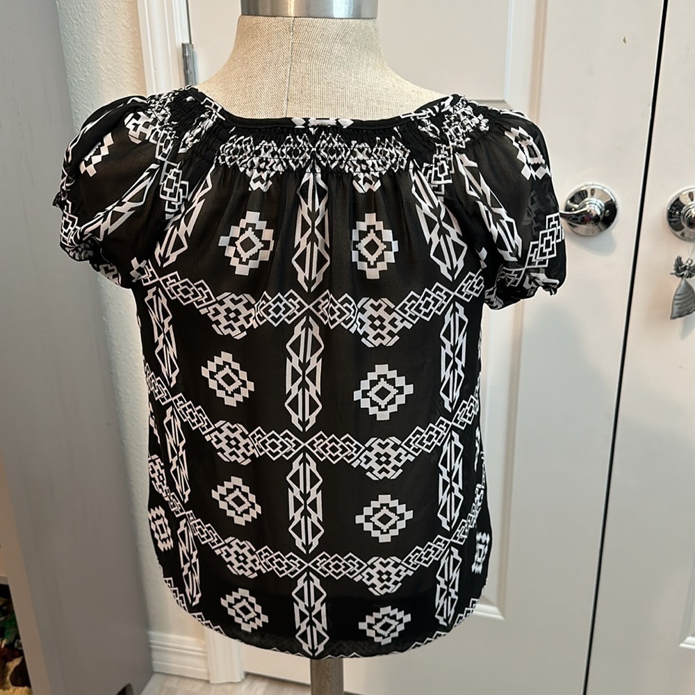 INC INTERNATIONAL CONCEPTS B/W AZTEC PRINT BLOUSE GUC SZ 2 CAREER EVERYDAY - Picture 7 of 8